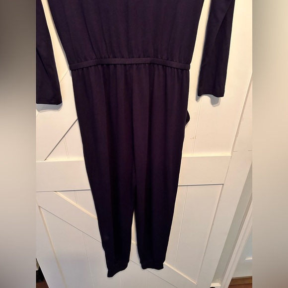 Navy blue jump suit size medium - stretchy and lightweight - Picture 12 of 12